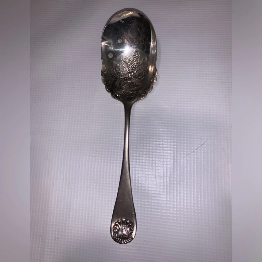 Shell Tip Antique Serving Spoon Triple Plated Silver Ornate Fruit Berry Bowls 9